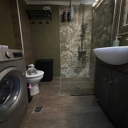 Purpe Orchid - Modern アパート