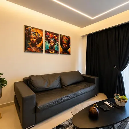 Purple Orchid Modern Near Metro & Free Parking