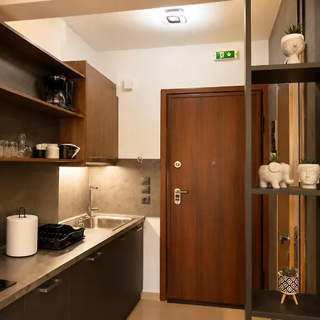 Purple Orchid Modern Near Metro & Free Parking