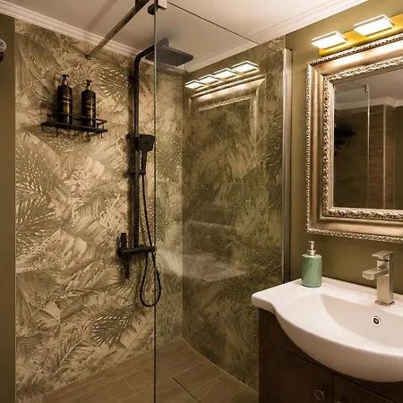 Purple Orchid Modern Near Metro & Free Parking *